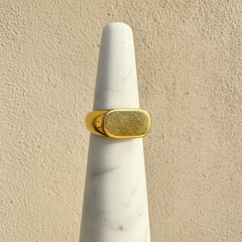The Gold Bar Signet Ring (Size M)